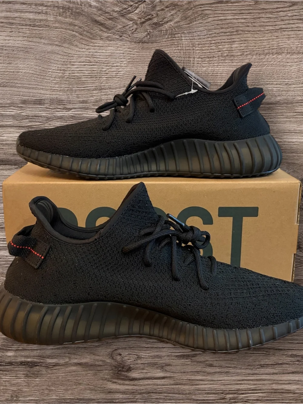 Adidas Yeezy Boost 350 v2 "Bred" - Size 11 - Picture 2 of 6